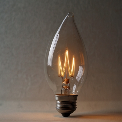 Лампа накаливания в форме свечи Е14